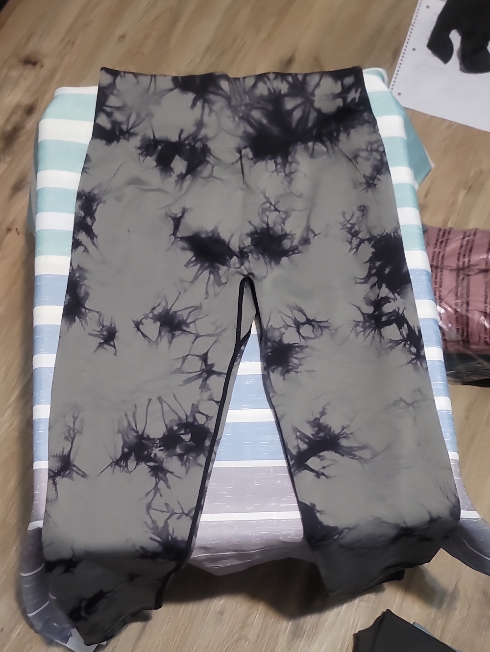 Tie-Dye Active Leggings — Olive Green & Black